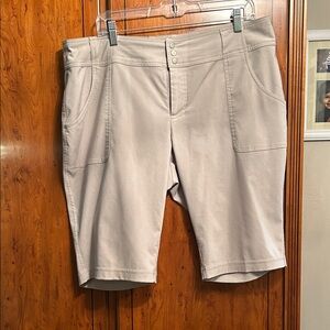 Jofit Women's Light Tan Bermuda Shorts